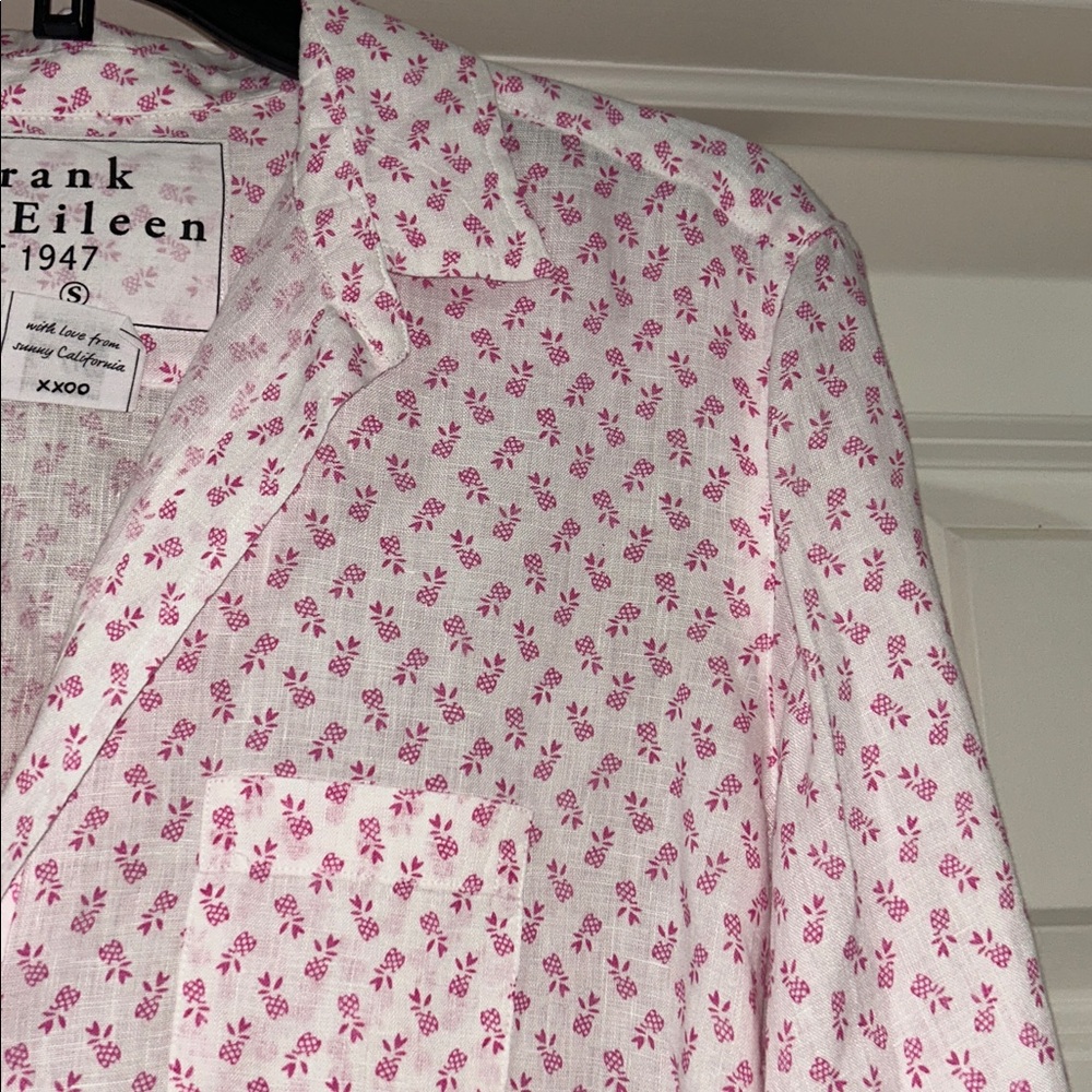 NWOT Frank & Eileen Linen Button-Up Shirt - Pink Pineapple Linen Size Small Z527 - Picture 3 of 4
